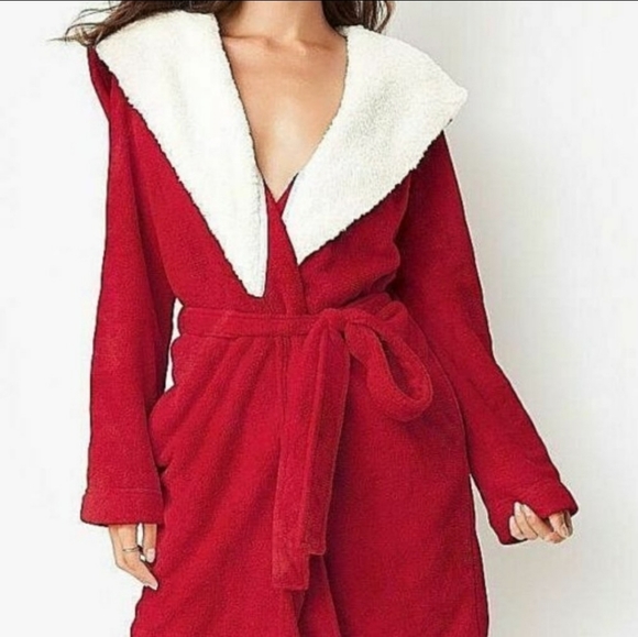 VICTORIA SECRET RED ROBE - Picture 1 of 5